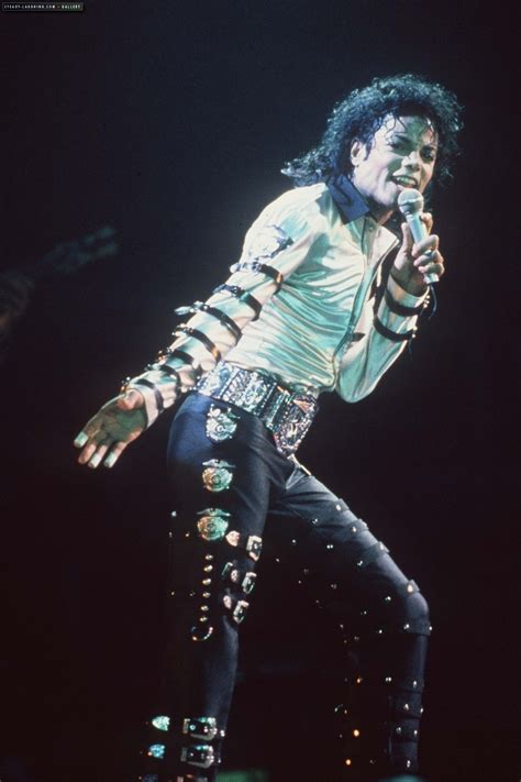 MJ Bad World Tour - Michael Jackson Photo (7188954) - Fanpop