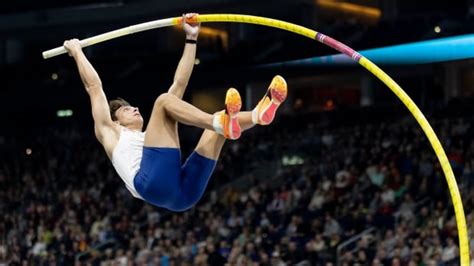 Armand Duplantis breaks own pole vault world record by clearing 6.22 ...