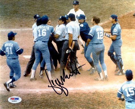 √ George Brett Autograph Signings