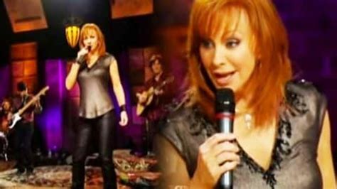 Reba McEntire – The Night The Lights Went Out In Georgia (Live) (WATCH ...