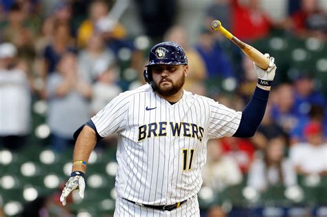 Rowdy Tellez and Brewers avoid arbitration, settle at $4.95 million - Brew Crew Ball