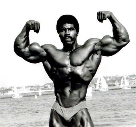 Robby Robinson....Greatest Front Double Bicep ever???