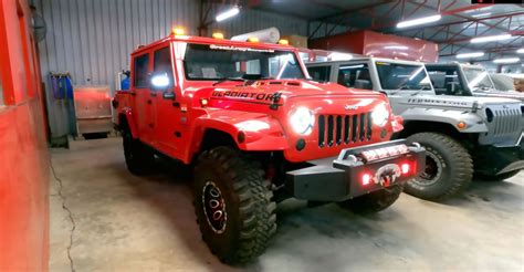 Mahindra Bolero Camper modified into a Jeep Gladiator [Video]