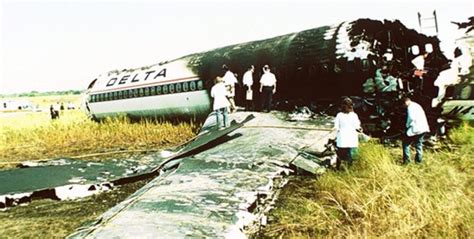 Crash of a Boeing 727-232 in Dallas: 14 killed | Bureau of Aircraft Accidents Archives