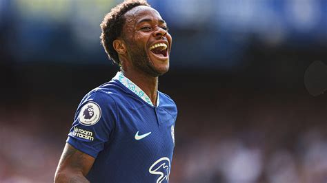 Doblete de Sterling devuelve al Chelsea a zona de clasificación