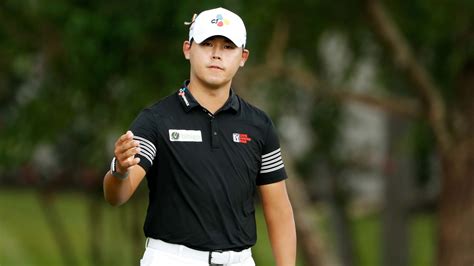 Si Woo Kim charges into Wyndham Championship lead with Saturday 62