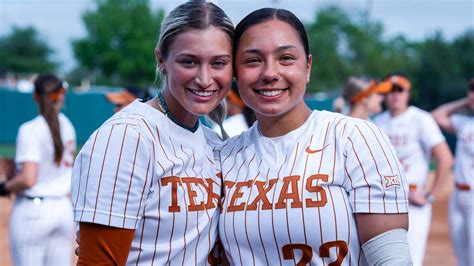 Sophia Simpson - Softball - University of Texas Athletics