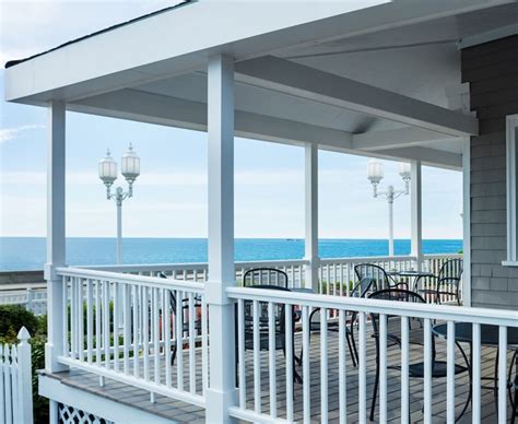 Oceanfront Hotel in Narragansett, RI | The Shore House