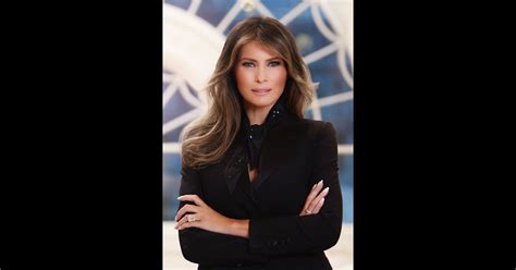 This is First Lady Melania Trump's Official White House Portrait ...