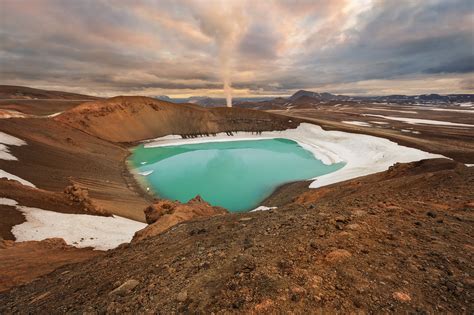 Krafla crater, Iceland | by Romy Lee. [2048x1365] : r/EarthPorn