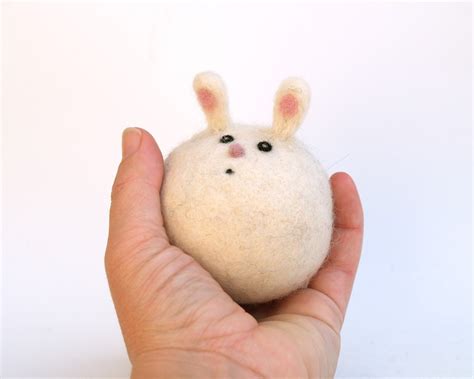 Etsy Treasure Chest: Cute Needle Felted Easter Bunny!