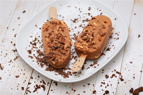 Premium Photo | Chocolate popsicle ice cream