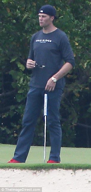 Tom Brady plays golf with Michael Jordan in Bahamas after Deflategate suspension | Daily Mail Online