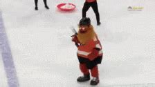 Gritty Flyers GIF - Gritty Flyers Mascot - Discover & Share GIFs