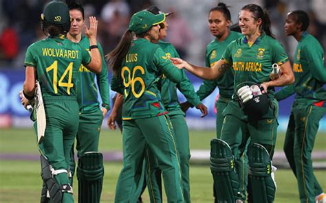 South Africa women cricketers to earn same match fees as men