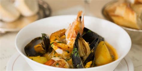 Cornish fish stew with garlic toast - Recipe | News365.co.za