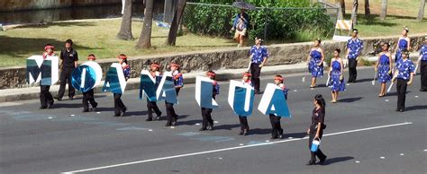 Moanalua High School Marching Band -2012 | Aloha Festival Fl… | Flickr