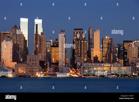 Midtown Manhattan skyline Stock Photo - Alamy