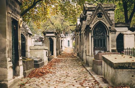 Pere Lachaise Cemetery Tour Paris - City Wonders