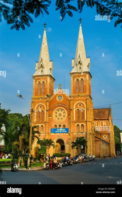 Vietnam Ho Chi Minh city (Saigon) Cong Xa Paris place Notre Dame cathedral Stock Photo - Alamy
