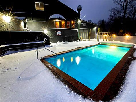 Top 4 Hotels with Pool in Killington - Anna Holt's Guide