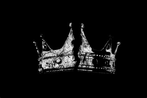 Broken crown | Crown aesthetic, Red queen, Dark aesthetic