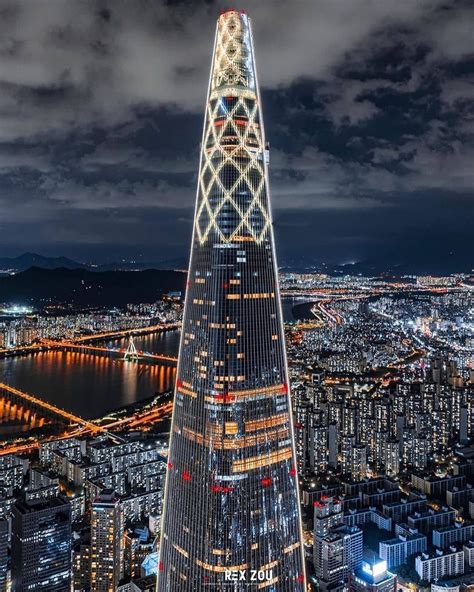 555meter high its the tallest building in South Korea Lotte World Tower @lotte_worldtower ...