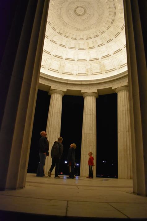 National Mall Monuments & Memorials: How to see them all in one night ...