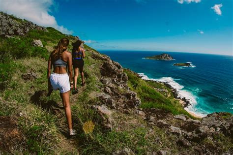 8 Best Sunrise Hikes On Oahu: Complete Guide 2023 - Travel Legendary