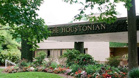 Experience the Proper Way of Living at the Houstonian Hotel