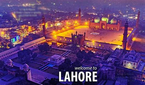 Night view of Badshahi Mosque Lahore..