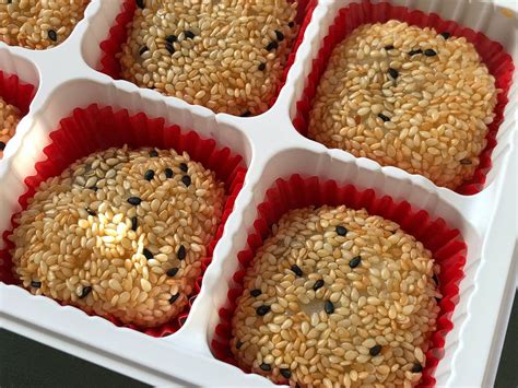 Chinese Desserts With Sesame Seeds