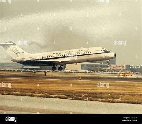 Dc 9 douglas dc9 hi-res stock photography and images - Alamy