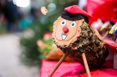 Caga tió, tradición del tío Nadal en Barcelona