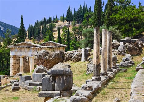 Delphi: The ancient center of the world! (PHOTOS) | protothemanews.com