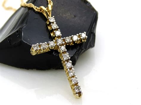 Gold Cross With Diamond Center | ecotierradediatomeas.es