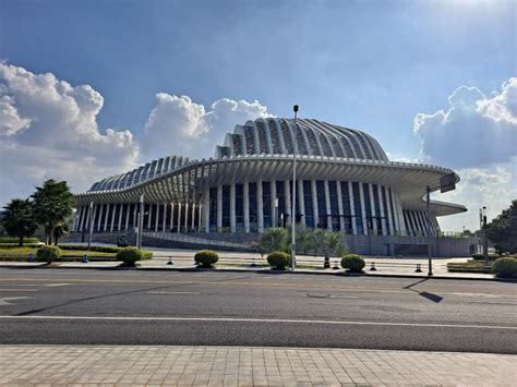 Guangxi Culture and Art Center (Nanning, 2018) | Structurae