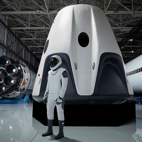 SpaceX Dragon 2 pulls off nail-biting landing – here’s the rocket science