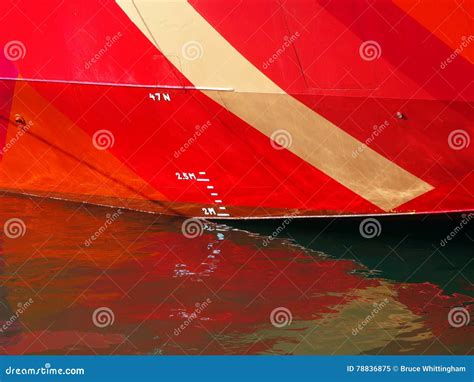 Plimsoll Line Royalty-Free Stock Photo | CartoonDealer.com #159938379