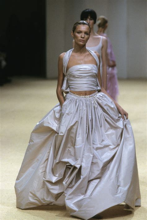 Chanel Spring 1999 Couture Fashion Show Collection: See the complete ...