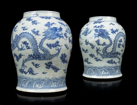 A PAIR OF CHINESE BLUE AND WHITE PORCELAIN VASES, 19TH CENTURY | Christie’s