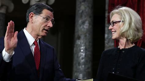 GOP Sen. John Barrasso’s wife dies after battle with brain cancer | CNN Politics