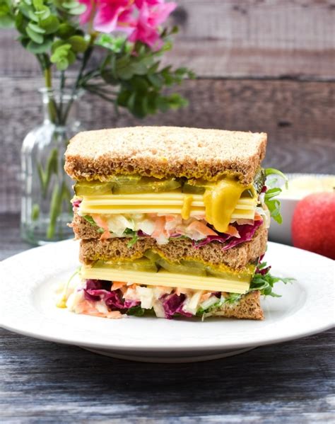 Easy Vegan New York Deli Sandwich - theveganlunchbox.co.uk