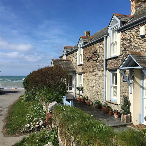 Self catering family beach house with uninterrupted sea views in Port Gaverne, North Cornwall ...