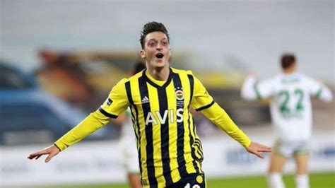 Mesut Ozil scores his first goal for Fenerbahce, ending his dry spell ...