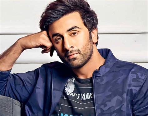 RANBIR KAPOOR BIOGRAPHY, AGE,MOVIES,GIRLFRIEND AND MORE