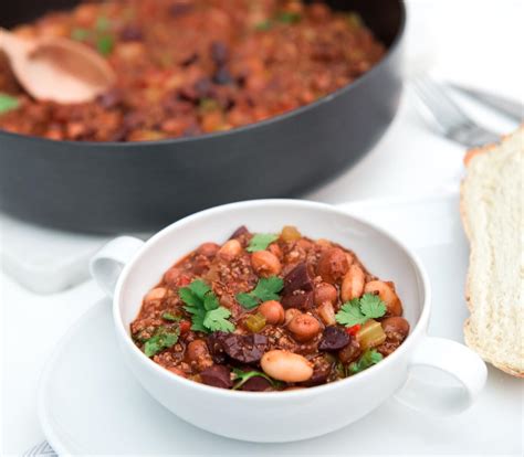 This simple and delicious one-pot Beef Ragout recipe is packed with ...