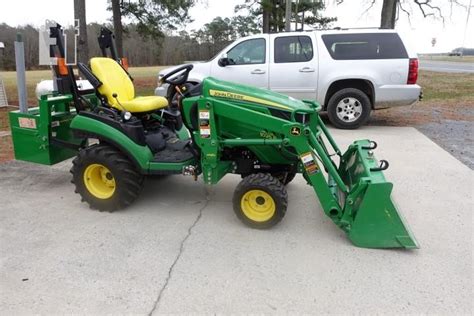 JOHN DEERE 1025R Auctions | EquipmentFacts