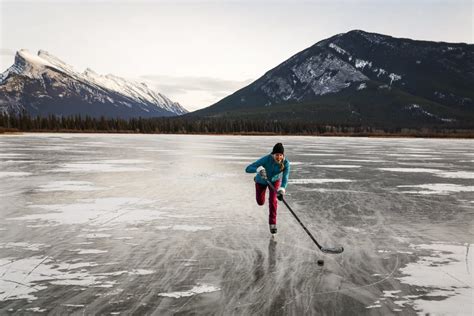 Ice skating in Banff National Park (+video)