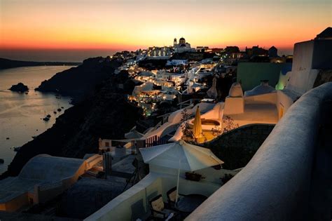 How To Choose The Best Place To Stay In Santorini For Sunset